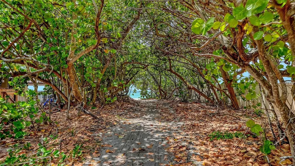 3040 Gulf Of Mexico Drive Longboat Key FL 34228