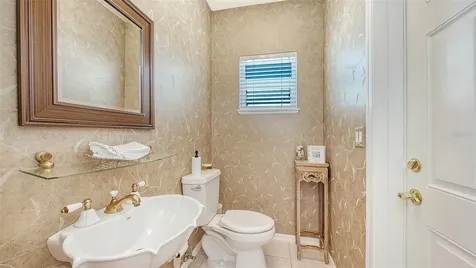 3040 Gulf Of Mexico Drive Longboat Key FL 34228
