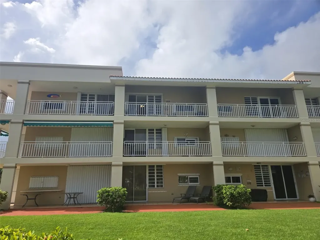 368 Camino Las Picuas Rio Grande PR 00745