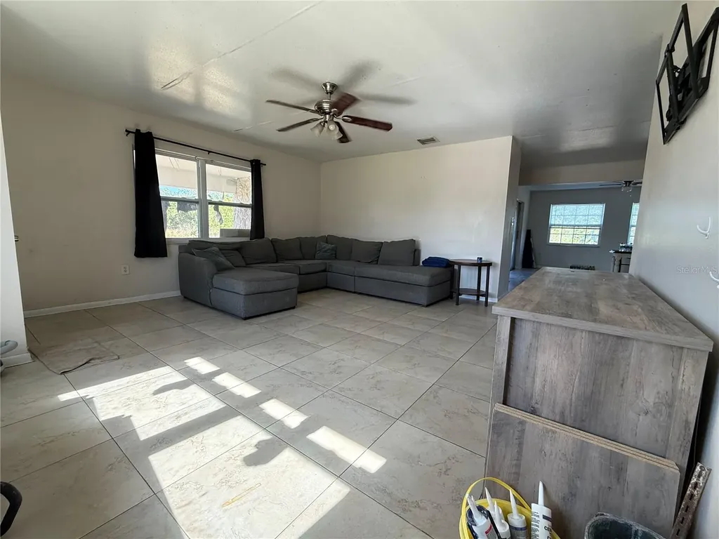 2122 Gulf City Road Ruskin FL 33570