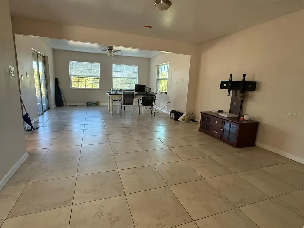 2122 Gulf City Road Ruskin FL 33570