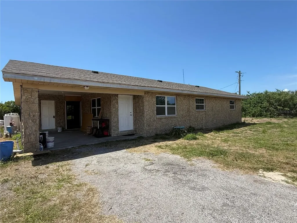 2122 Gulf City Road Ruskin FL 33570