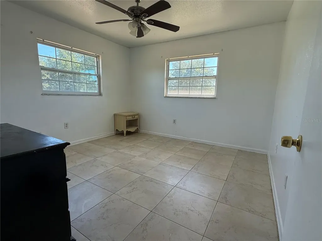 2122 Gulf City Road Ruskin FL 33570
