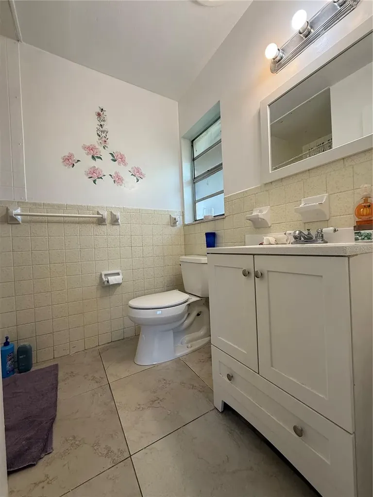 2122 Gulf City Road Ruskin FL 33570