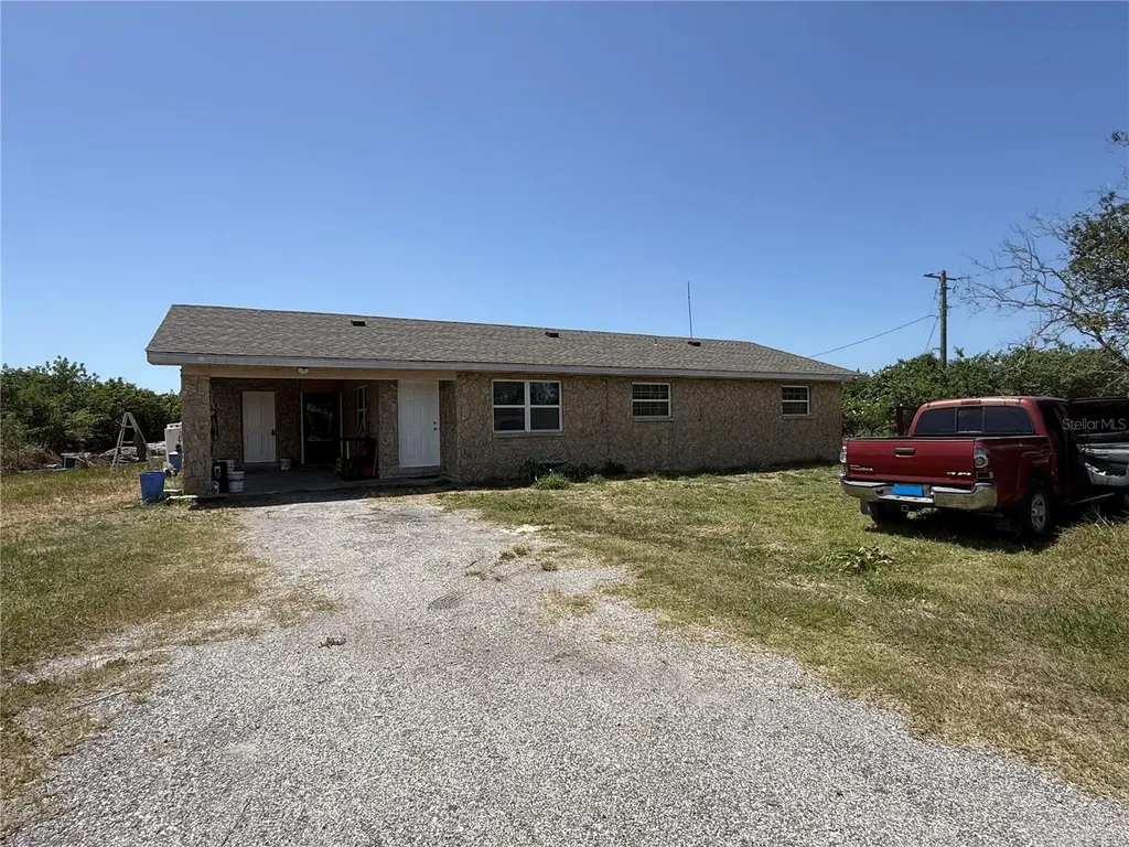 2122 Gulf City Road Ruskin FL 33570
