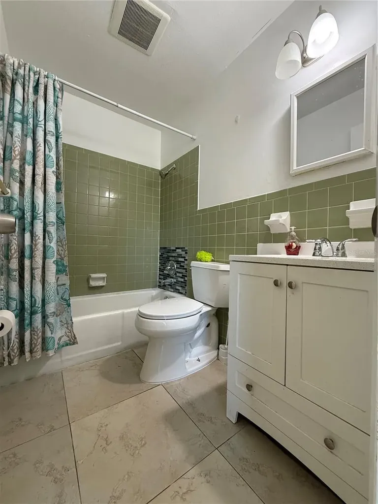 2122 Gulf City Road Ruskin FL 33570