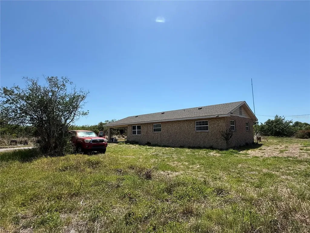 2122 Gulf City Road Ruskin FL 33570