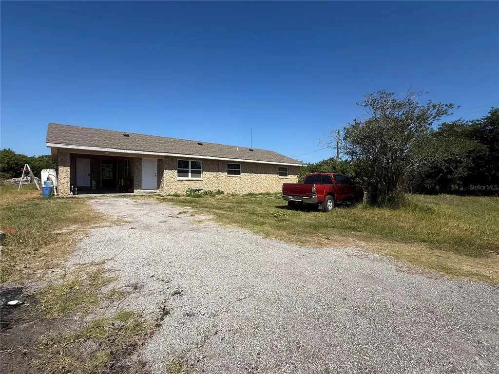 2122 Gulf City Road Ruskin FL 33570
