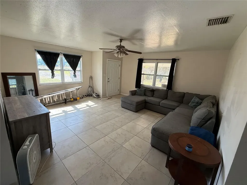 2122 Gulf City Road Ruskin FL 33570