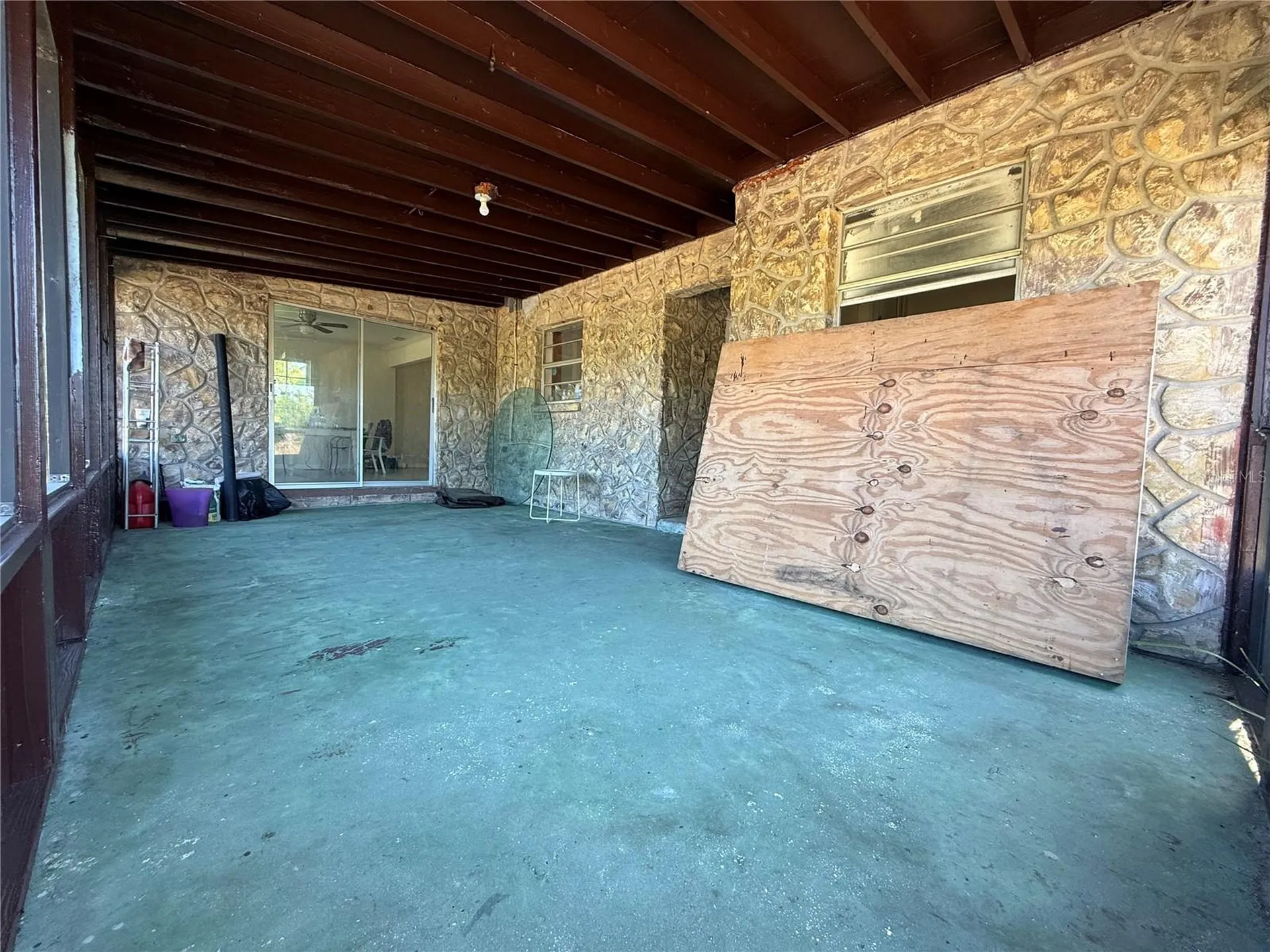 2122 Gulf City Road Ruskin FL 33570