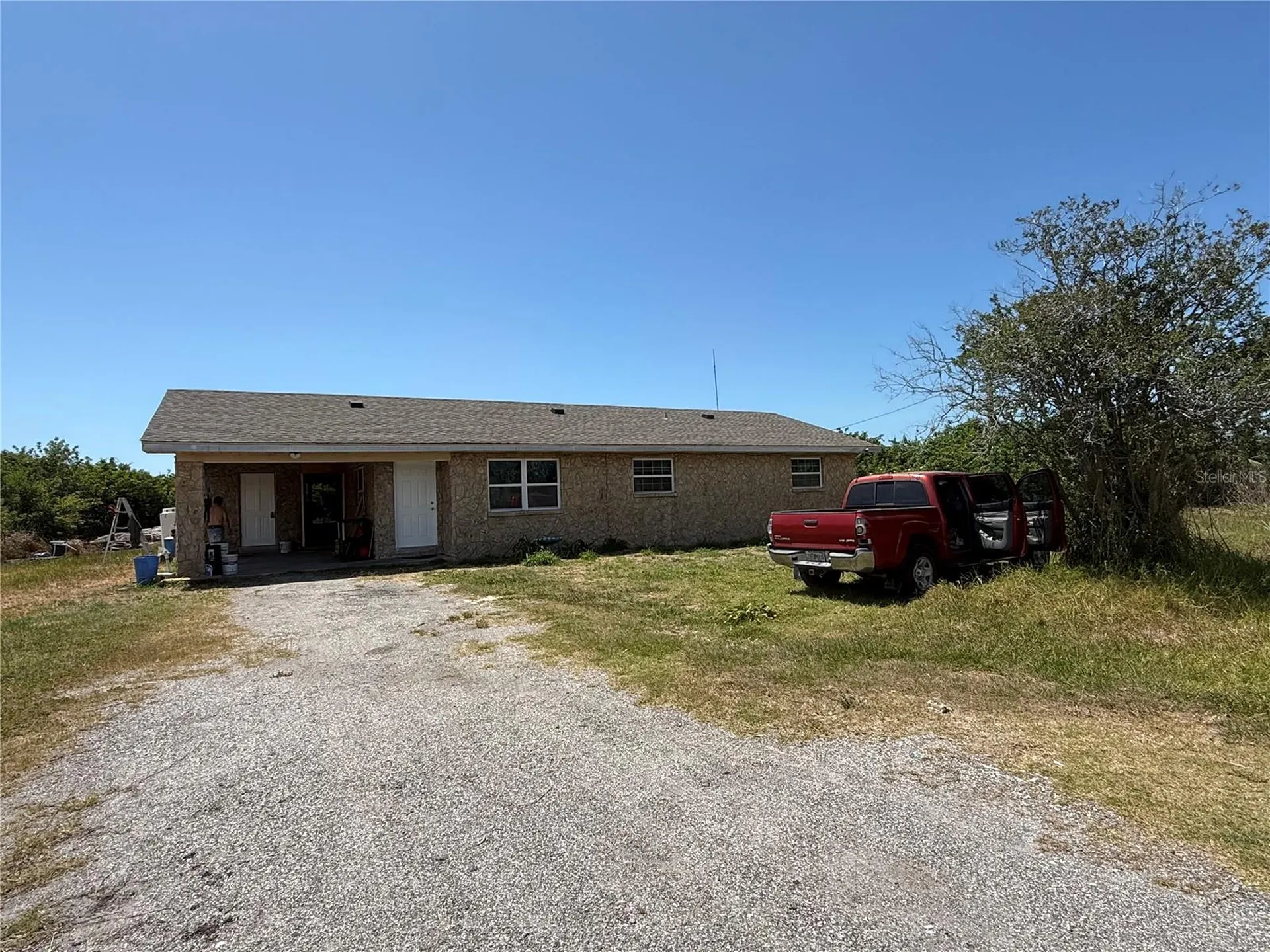 2122 Gulf City Road Ruskin FL 33570
