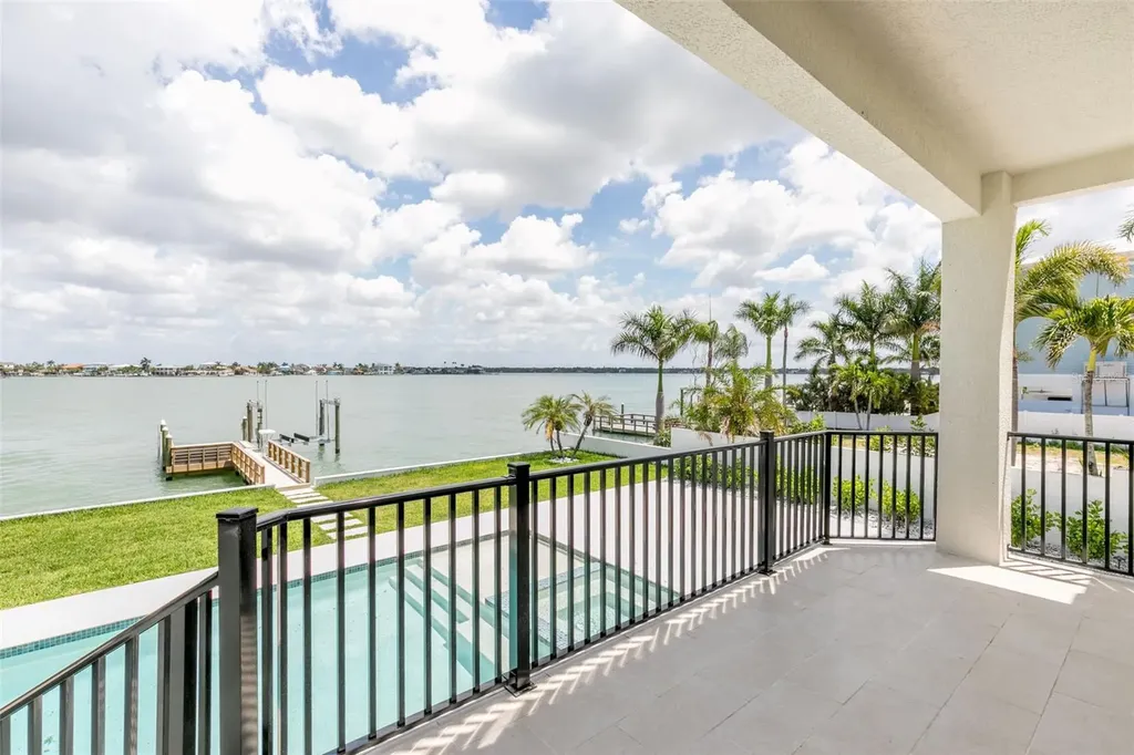 4 Paradise Lane Treasure Island FL 33706