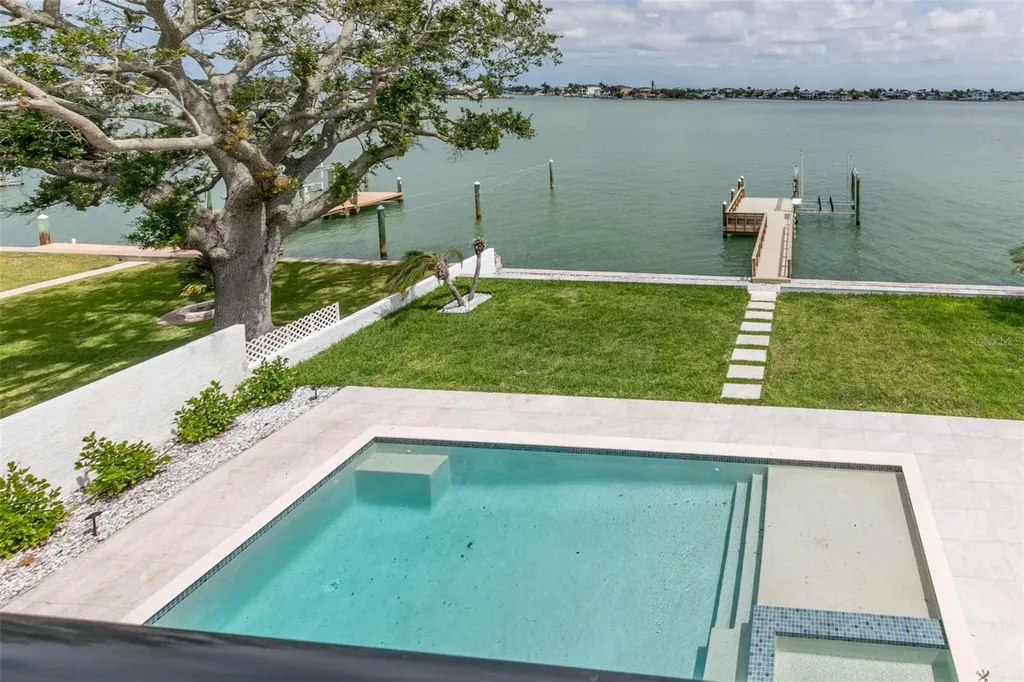 4 Paradise Lane Treasure Island FL 33706