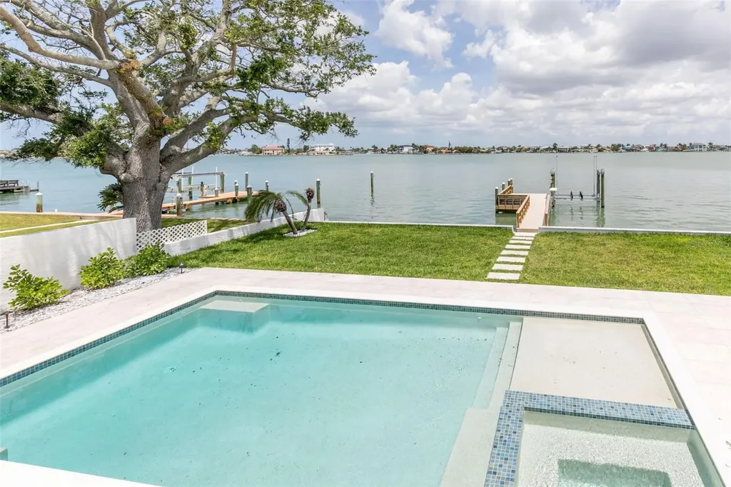 4 Paradise Lane Treasure Island FL 33706