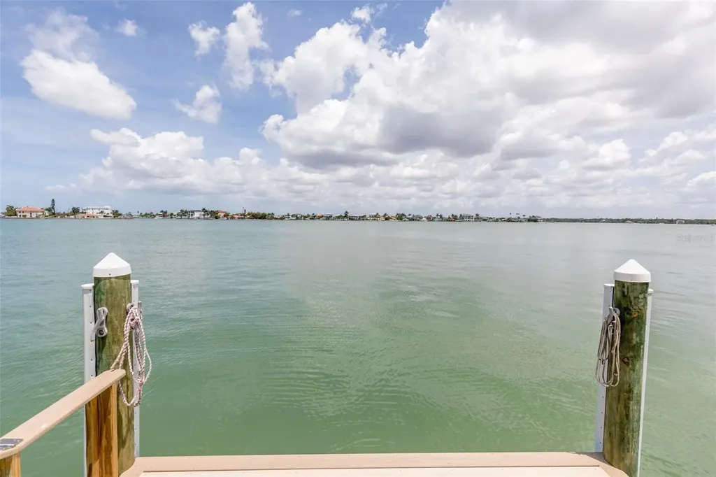 4 Paradise Lane Treasure Island FL 33706