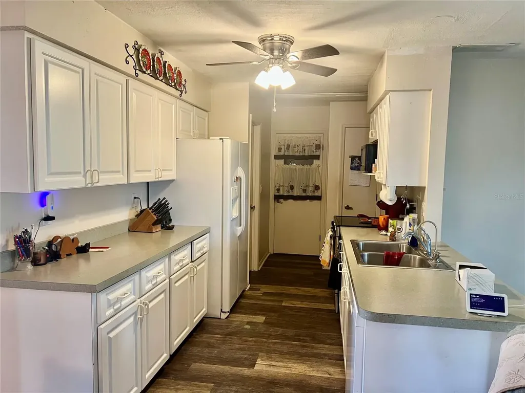 221 S Venice Boulevard Venice FL 34293