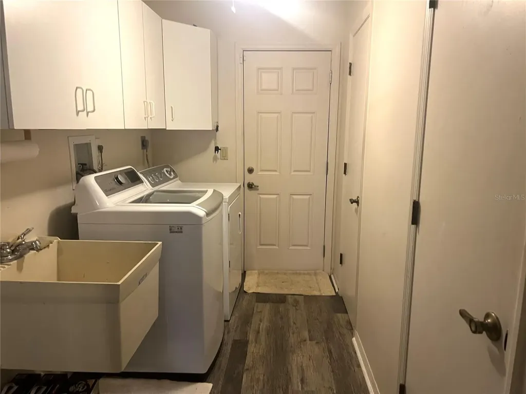 221 S Venice Boulevard Venice FL 34293