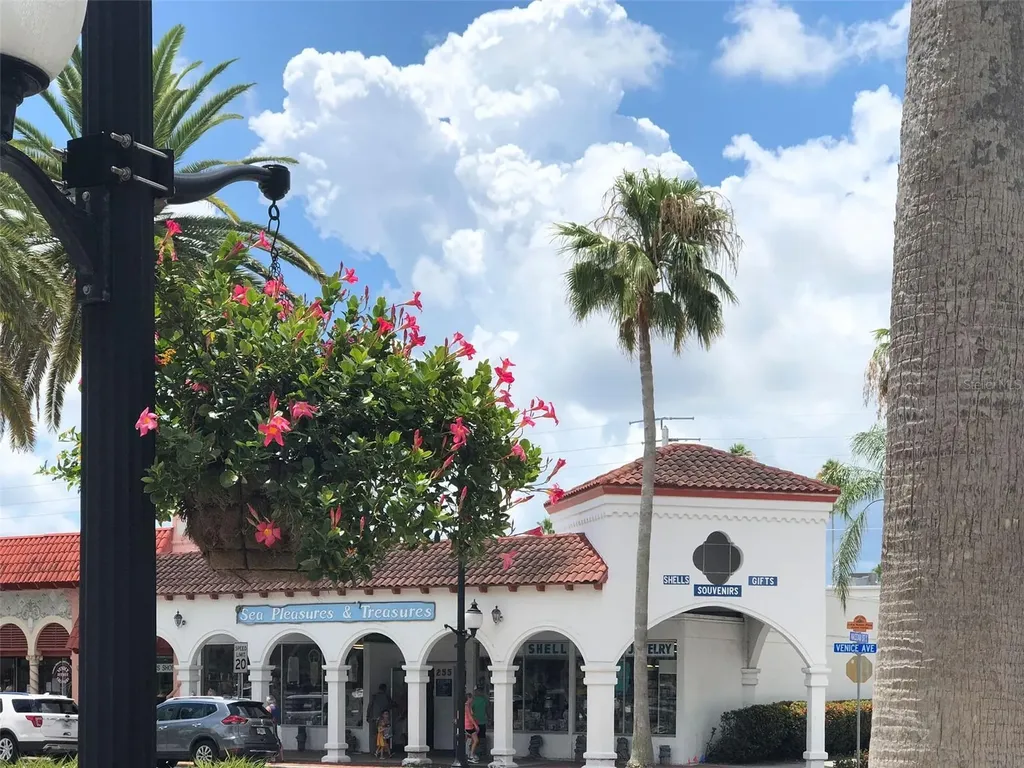 221 S Venice Boulevard Venice FL 34293