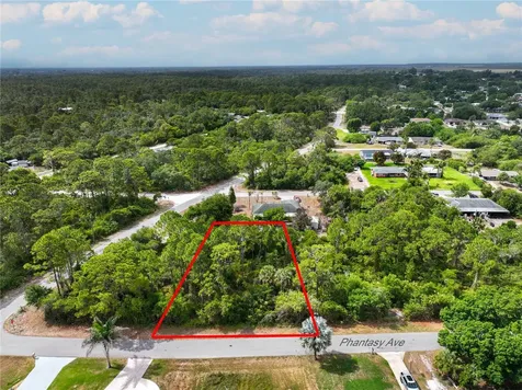 241 Phantasy Avenue Lake Placid FL 33852