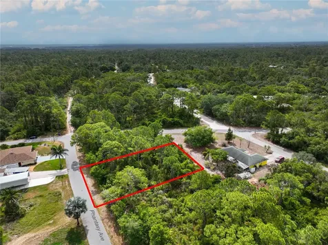 241 Phantasy Avenue Lake Placid FL 33852