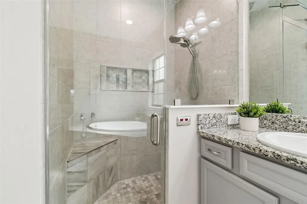 14622 Red Castle Avenue Lithia FL 33547