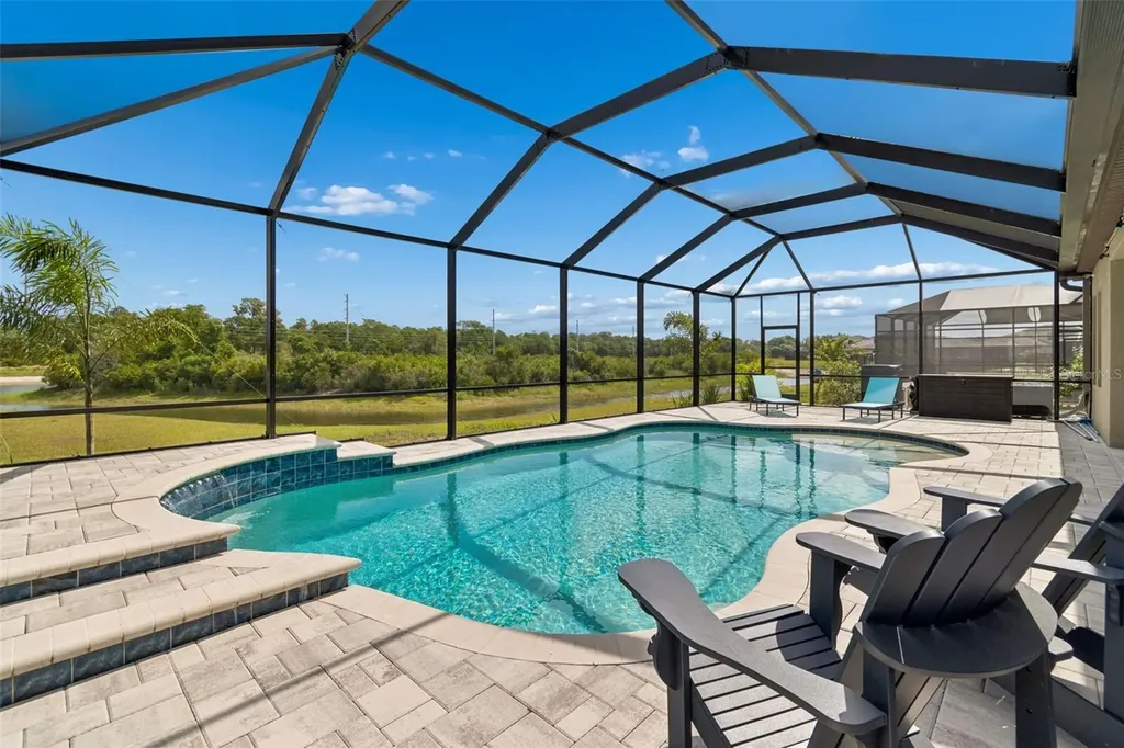 14622 Red Castle Avenue Lithia FL 33547