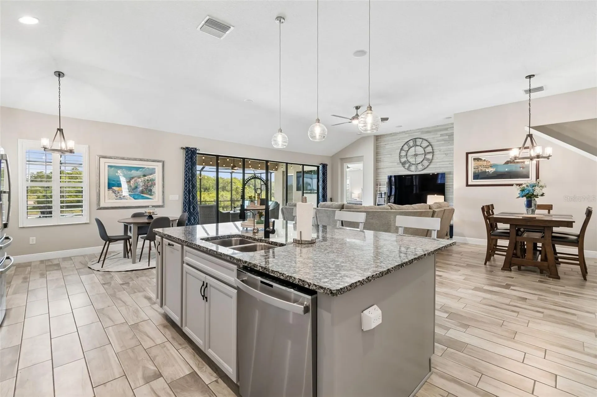 14622 Red Castle Avenue Lithia FL 33547