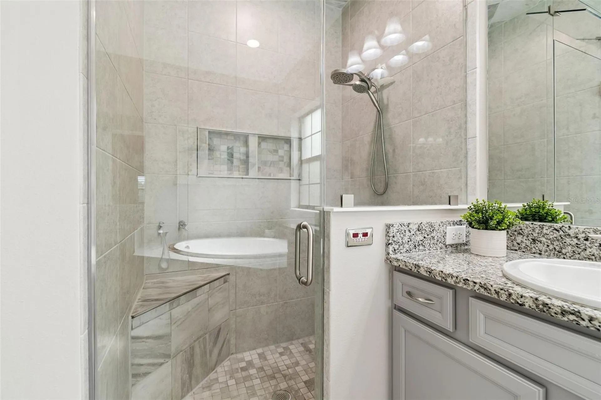 14622 Red Castle Avenue Lithia FL 33547