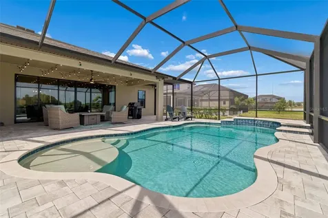 14622 Red Castle Avenue Lithia FL 33547