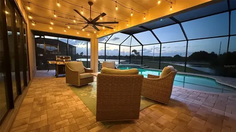 14622 Red Castle Avenue Lithia FL 33547