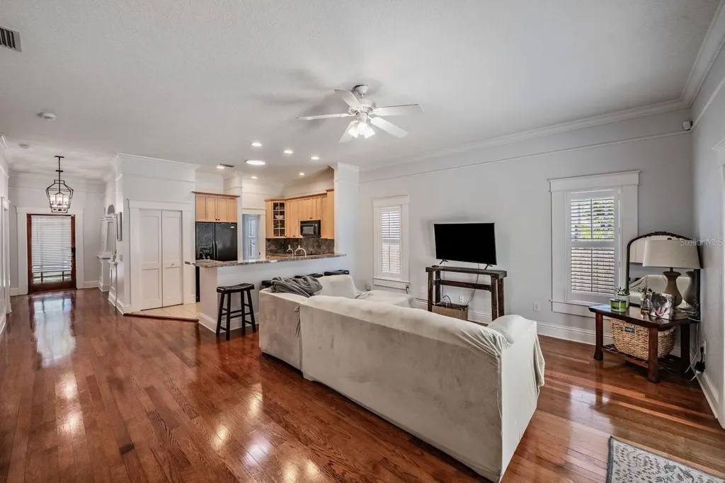 5804 N 9th Street Tampa FL 33604