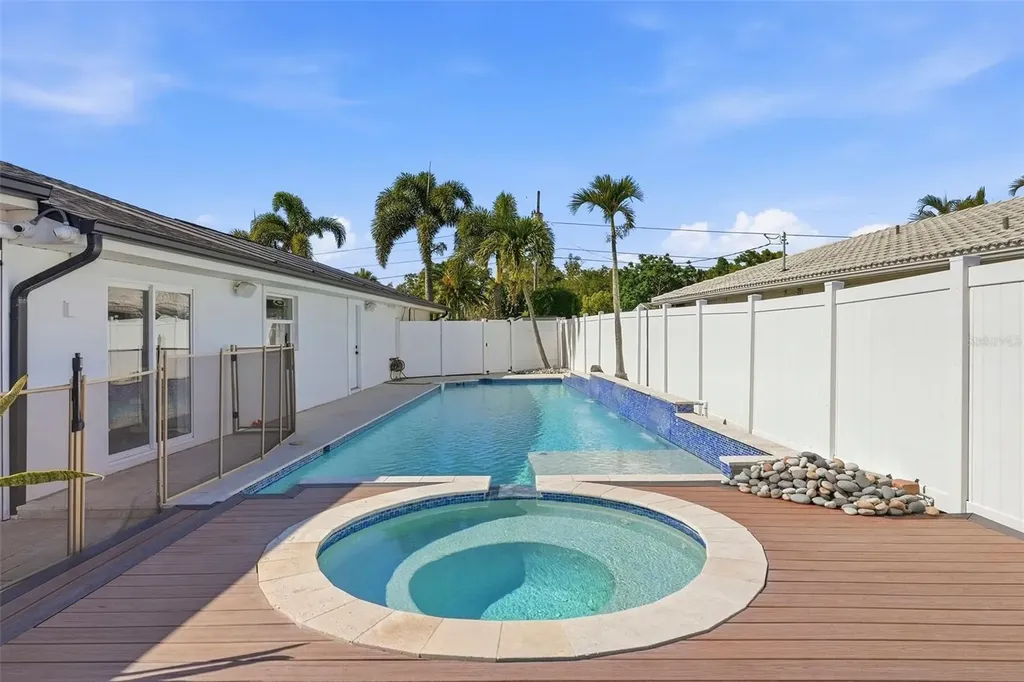 1024 44th Avenue NE St Petersburg FL 33703