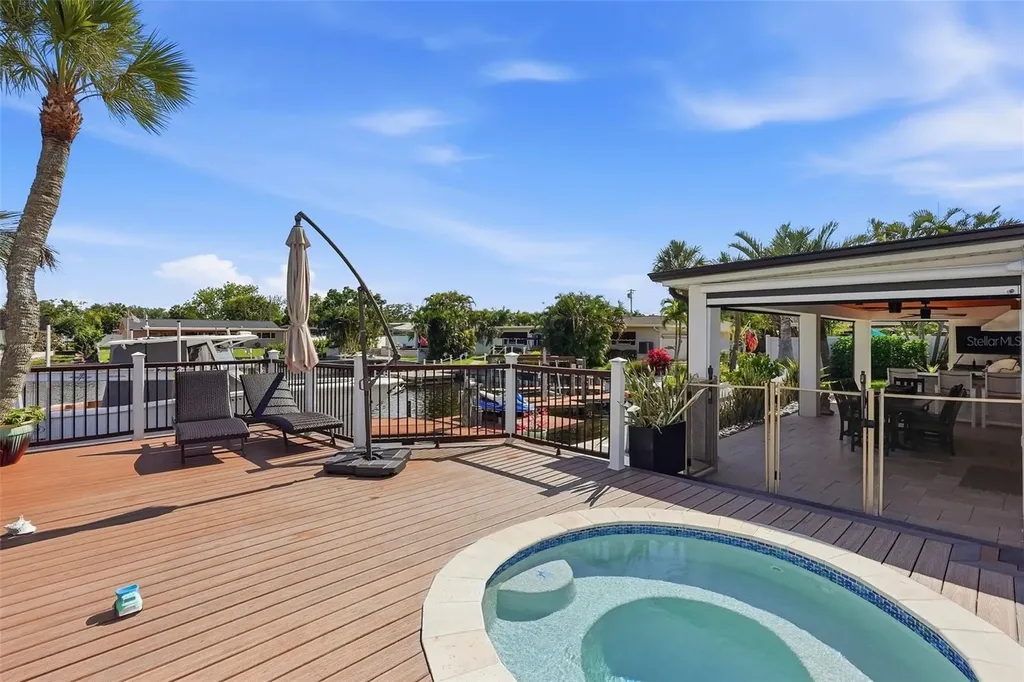 1024 44th Avenue NE St Petersburg FL 33703