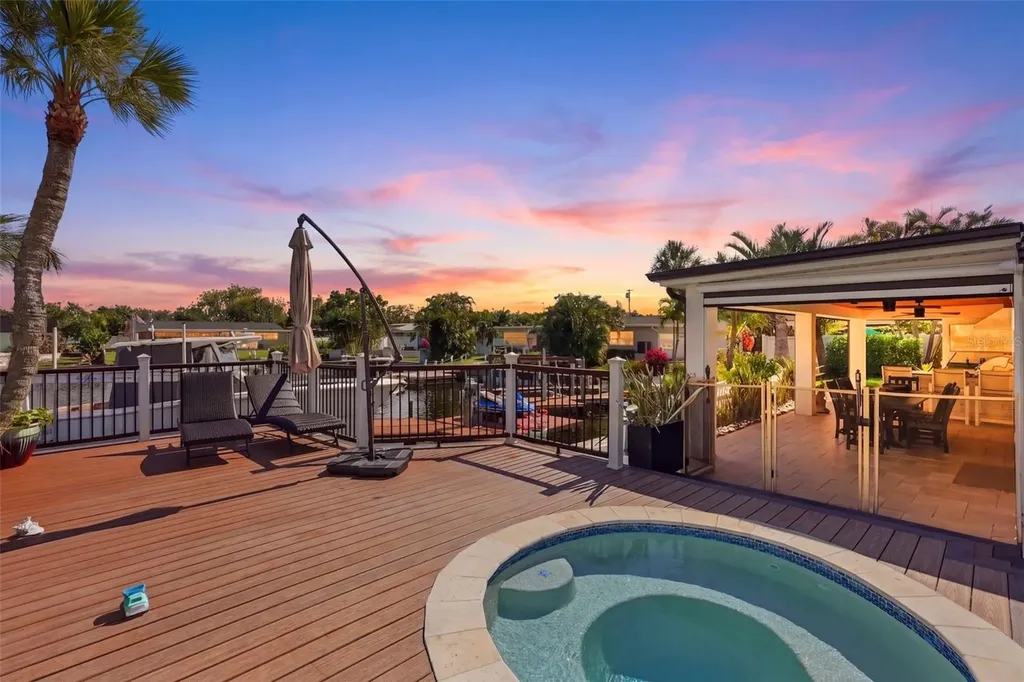 1024 44th Avenue NE St Petersburg FL 33703