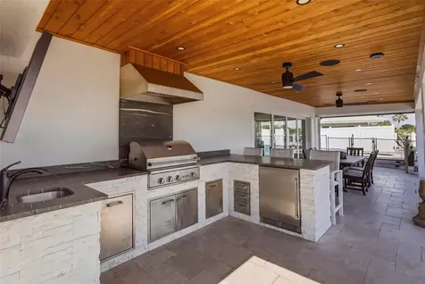1024 44th Avenue NE St Petersburg FL 33703