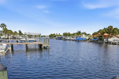 1024 44th Avenue NE St Petersburg FL 33703