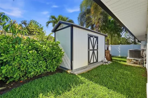 1024 44th Avenue NE St Petersburg FL 33703