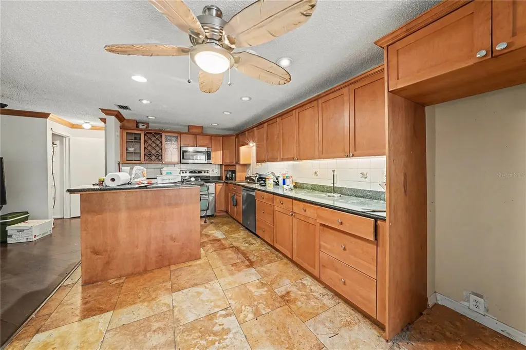 9624 Hidden Oaks Circle Tampa FL 33612