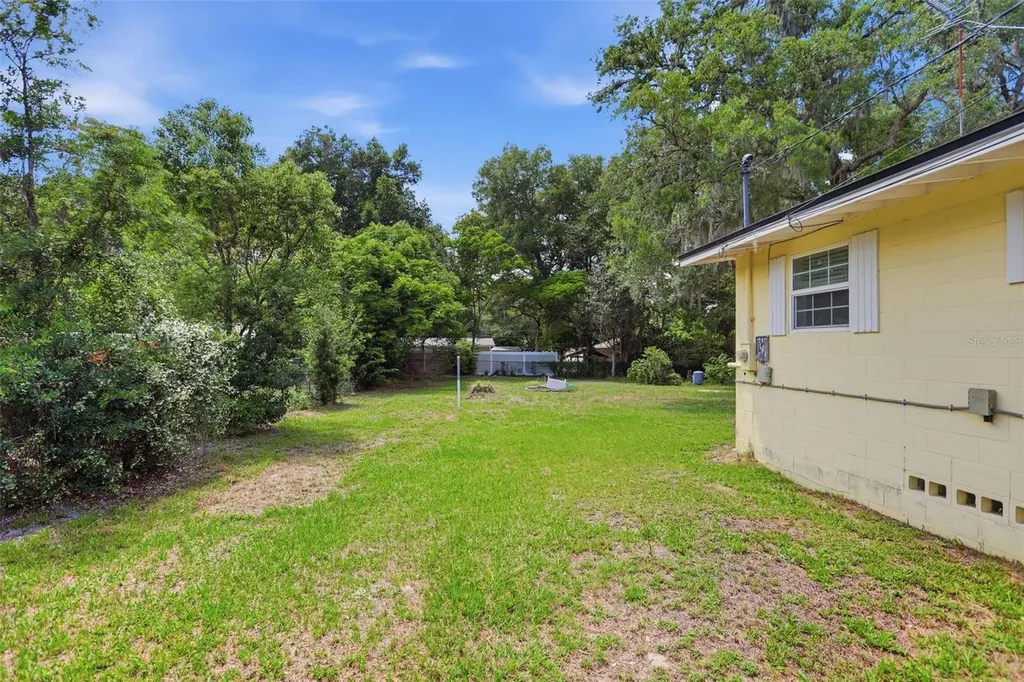 810 S Massachusetts Avenue Deland FL 32724