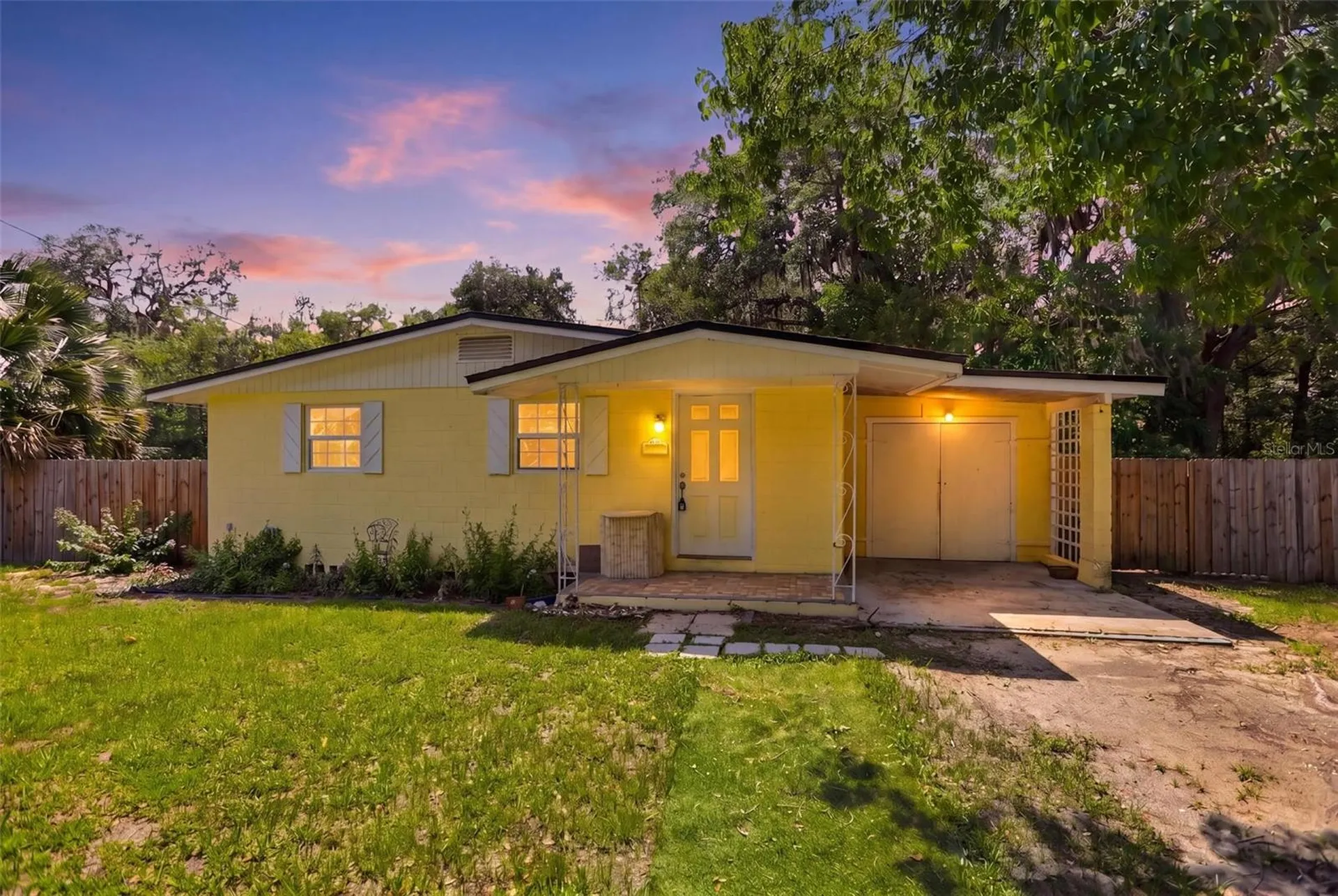 810 S Massachusetts Avenue Deland FL 32724