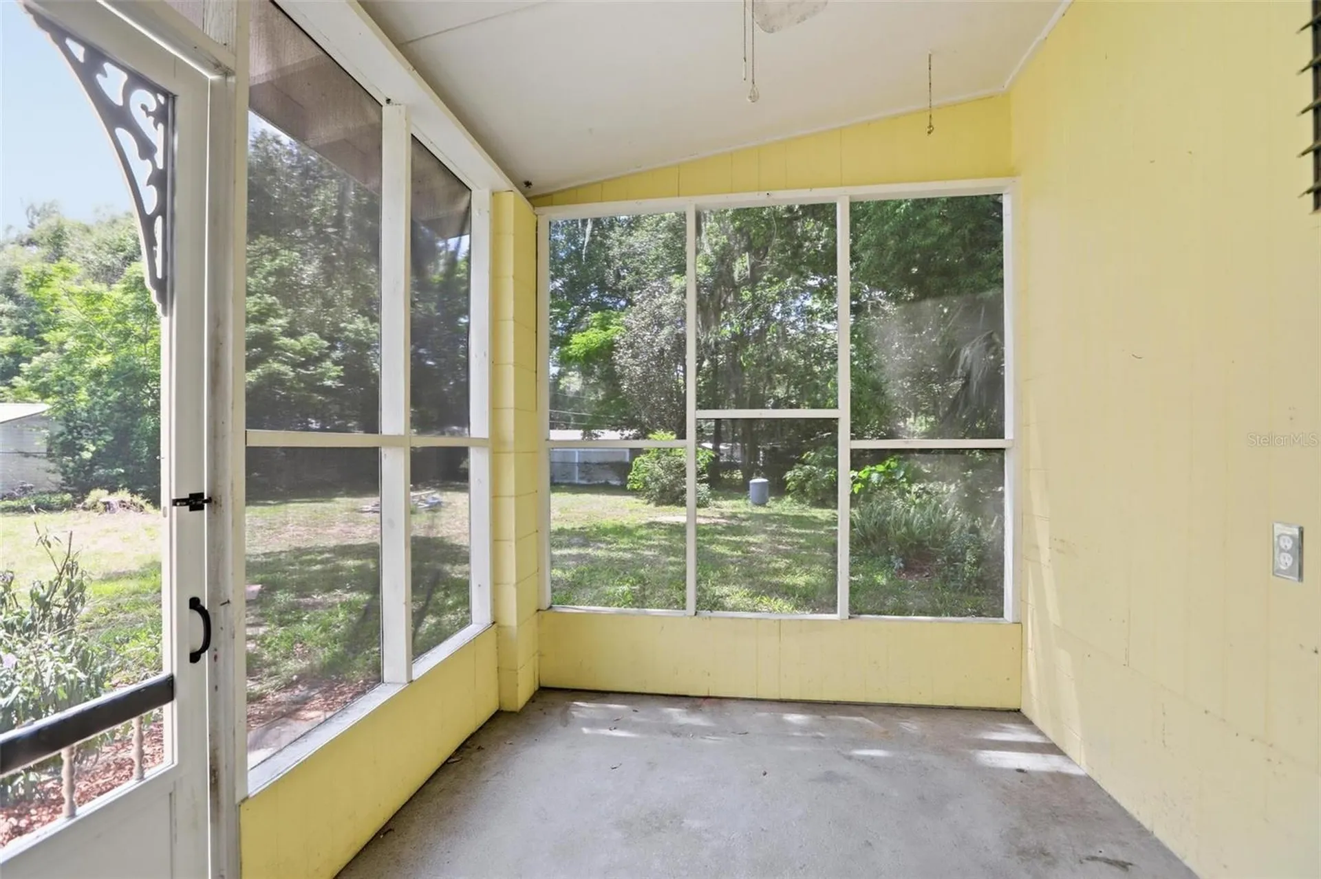 810 S Massachusetts Avenue Deland FL 32724