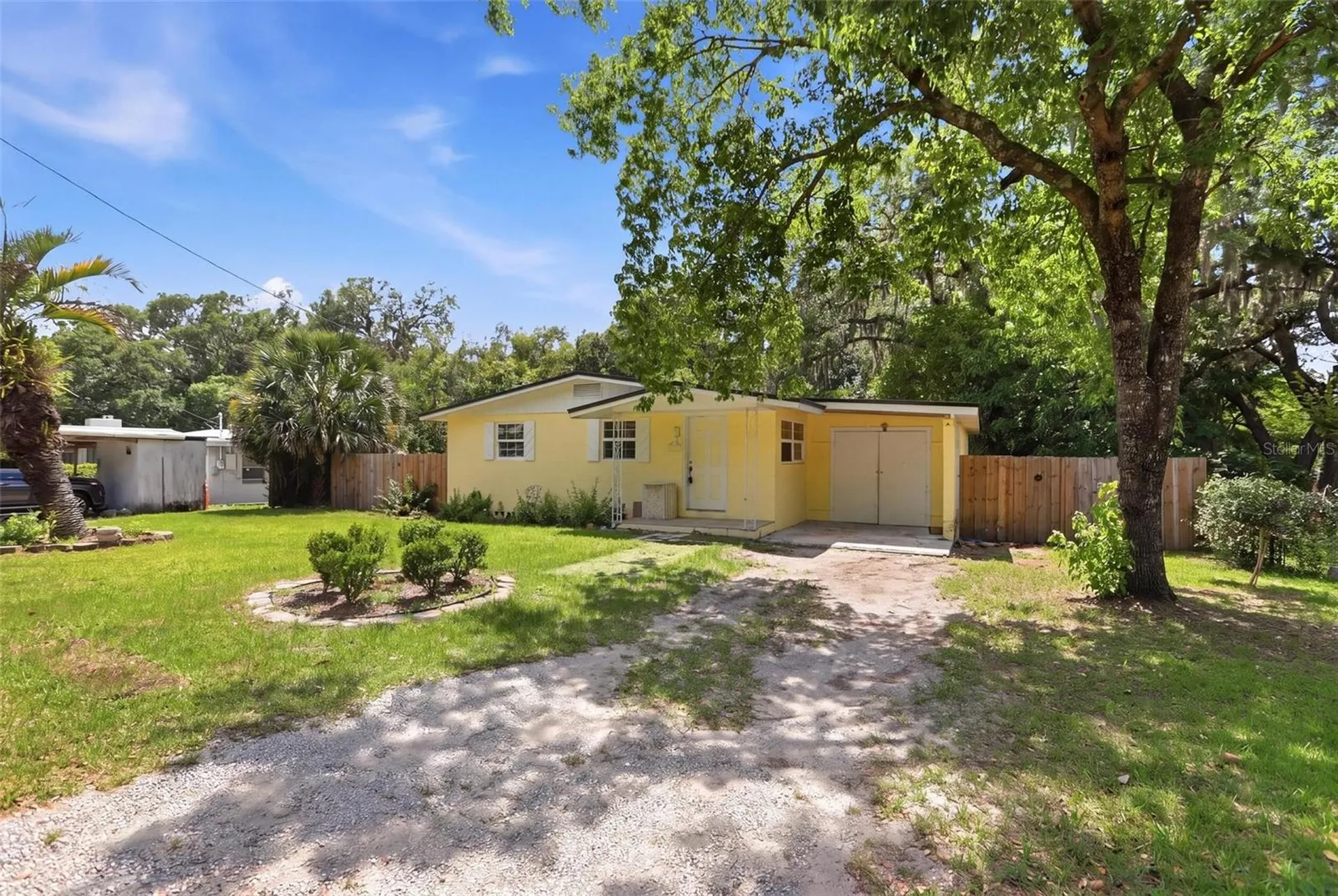 810 S Massachusetts Avenue Deland FL 32724