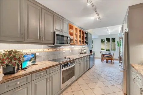 A2 Montebello Street Guaynabo PR 00969