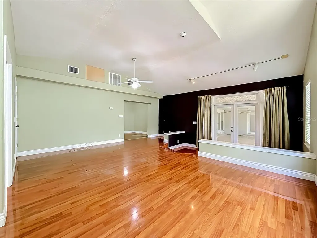 1003 W Outbound Place Tampa FL 33612