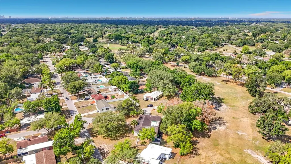 1003 W Outbound Place Tampa FL 33612