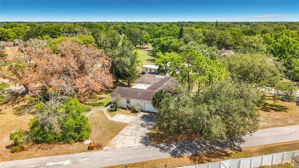 1003 W Outbound Place Tampa FL 33612