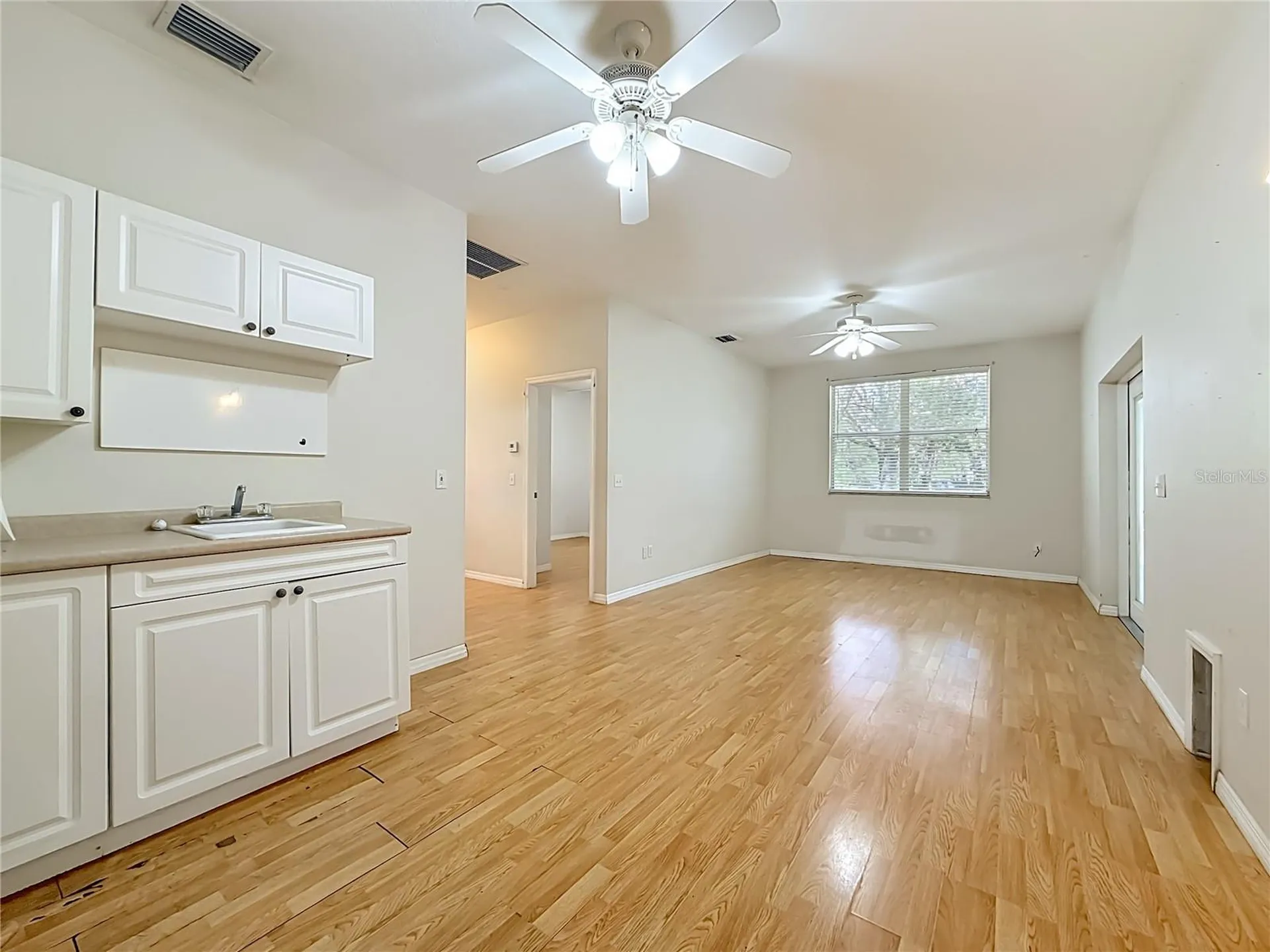 1003 W Outbound Place Tampa FL 33612
