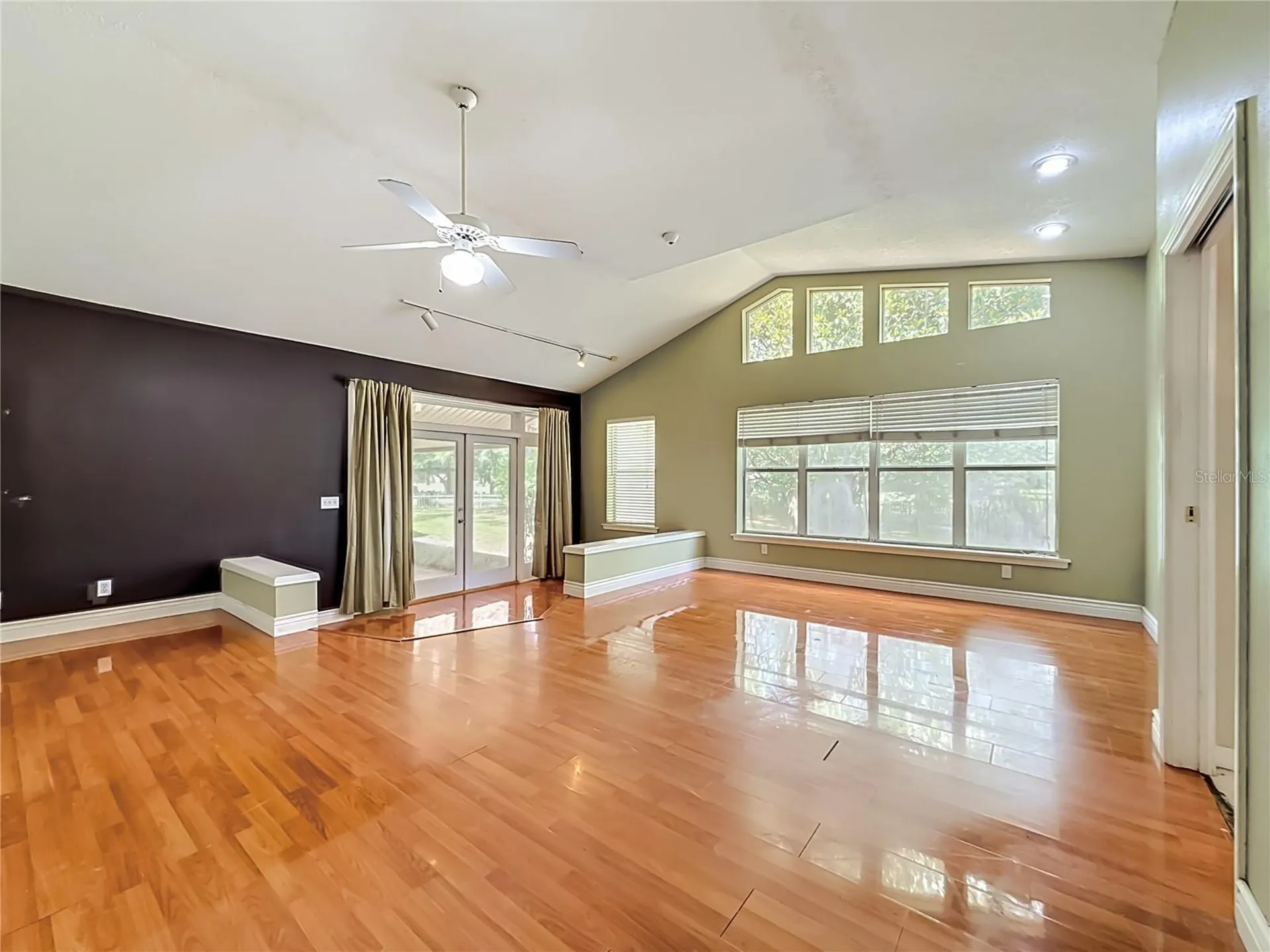 1003 W Outbound Place Tampa FL 33612