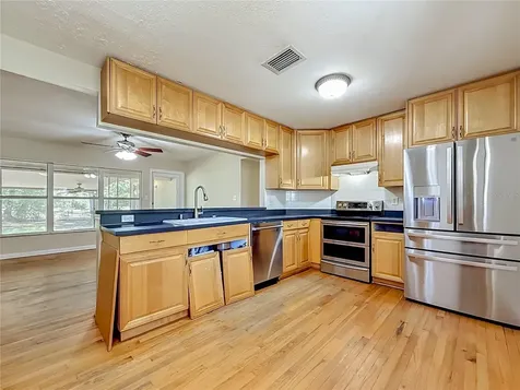 1003 W Outbound Place Tampa FL 33612