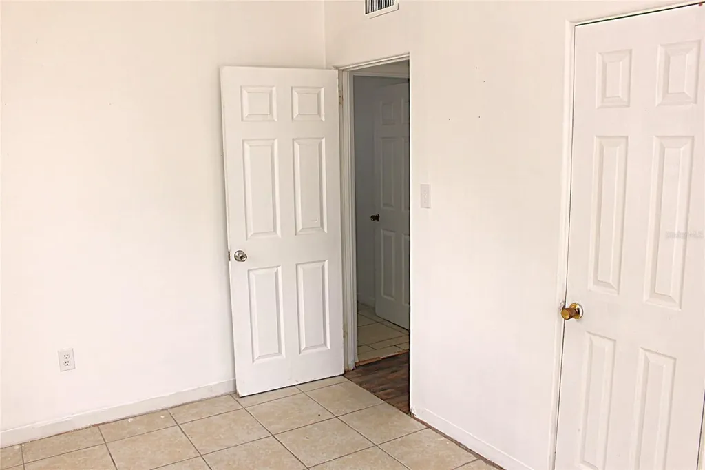 520 Hacienda Court Orlando FL 32809